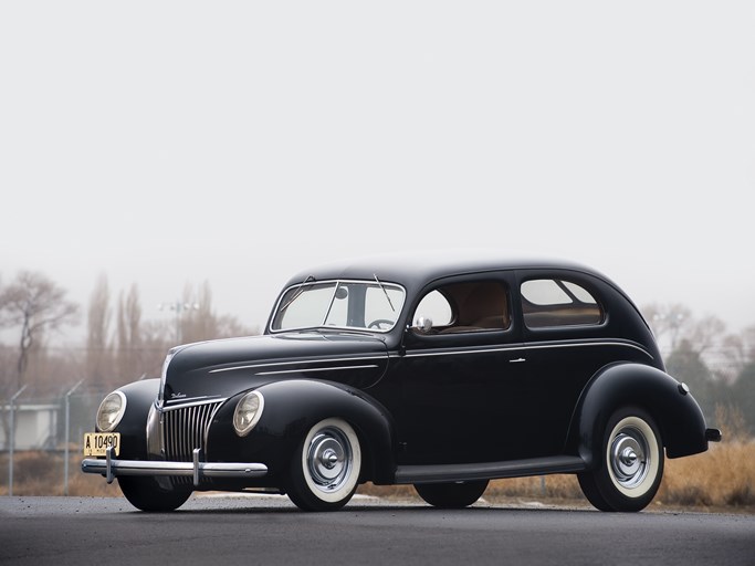 1939 Ford Deluxe Tudor Sedan