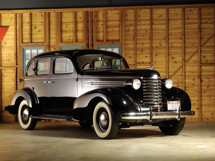 1937 Oldsmobile Sedan