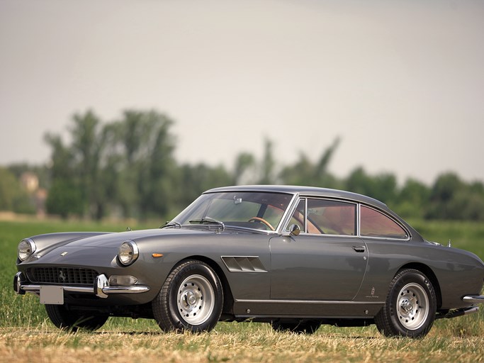 1967 Ferrari 330 GT 2+2 by Pininfarina