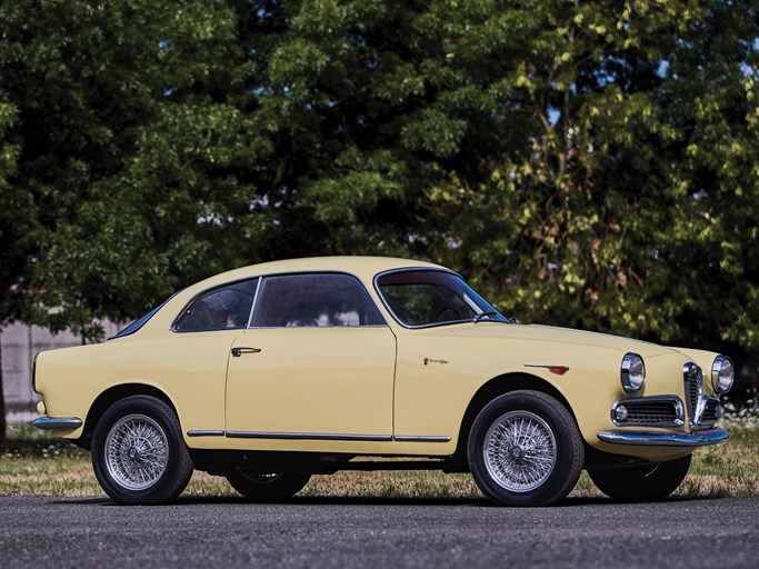 1961 Alfa Romeo Giulietta Sprint 1300 by Bertone