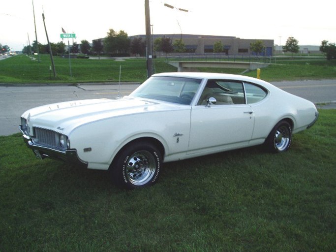 1969 Oldsmobile Cutlass S 2D