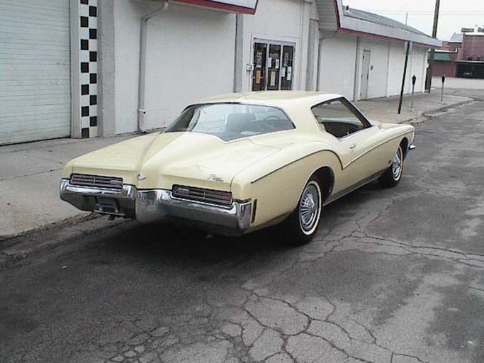 1971 Buick Riviera 2D