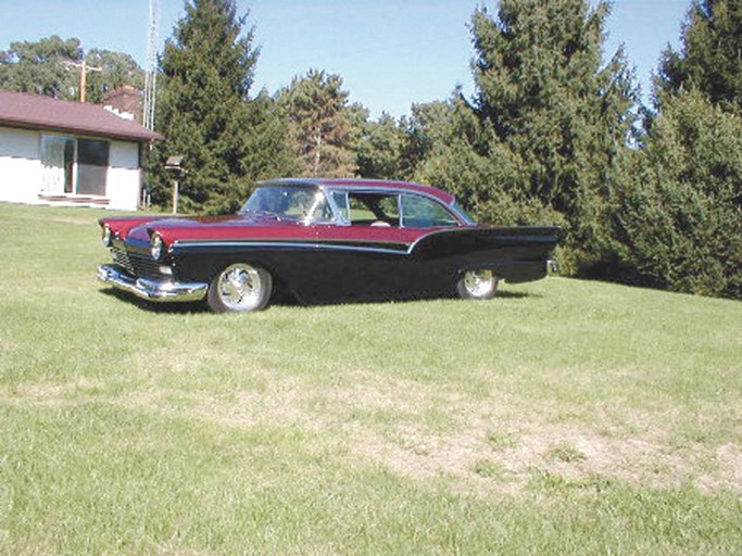 1957 Ford Fairlane 500 2D