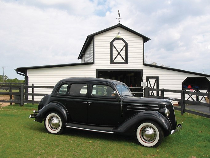 1936 Ford Model 68 4D