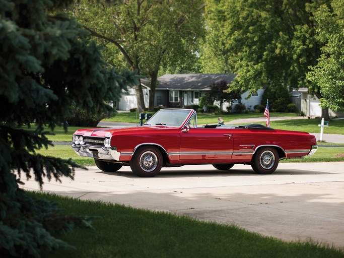 1965 Oldsmobile Cutlass 4-4-2 Convertible