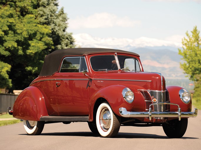 1940 Ford Deluxe Convertible Coupe