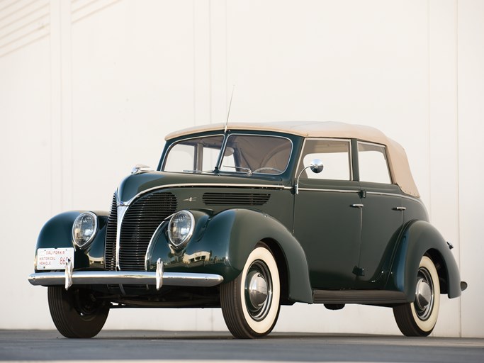 1938 Ford Deluxe Convertible Sedan