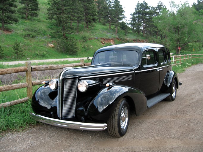 1937 Buick Roadmaster Touring Sedan Resto-Rod