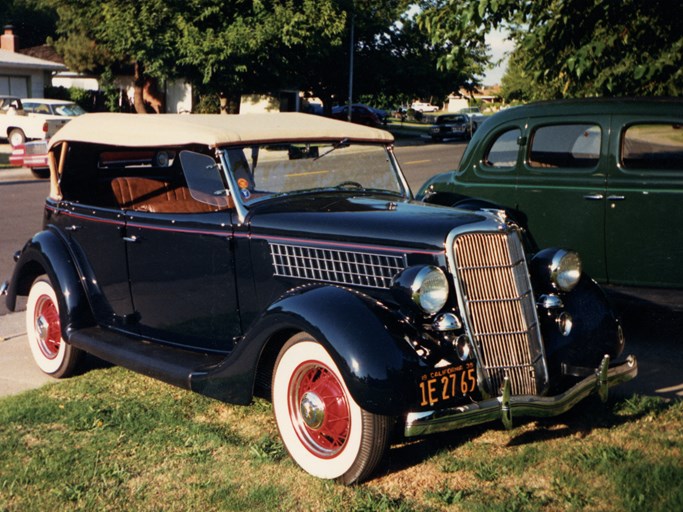 1935 Ford Deluxe Phaeton