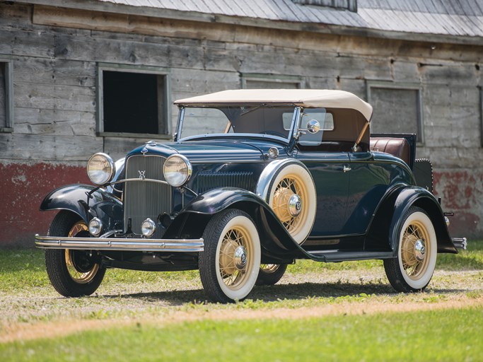 1932 Ford V-8 DeLuxe Roadster