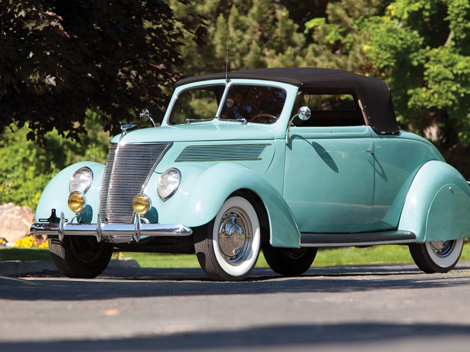 1937 Ford Deluxe Roadster