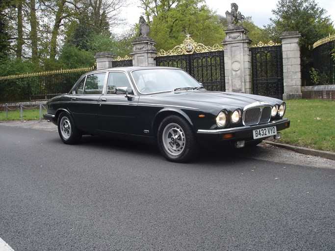 1984 Daimler Double Six Long-Wheelbase Saloon (Queen Elizabeth II's personal car)