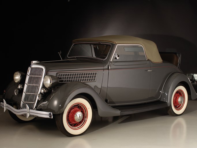 1935 Ford Deluxe Cabriolet