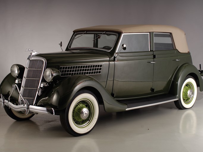 1935 Ford Deluxe Convertible Sedan