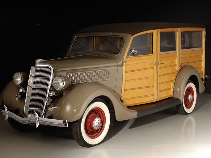 1935 Ford Deluxe Station Wagon