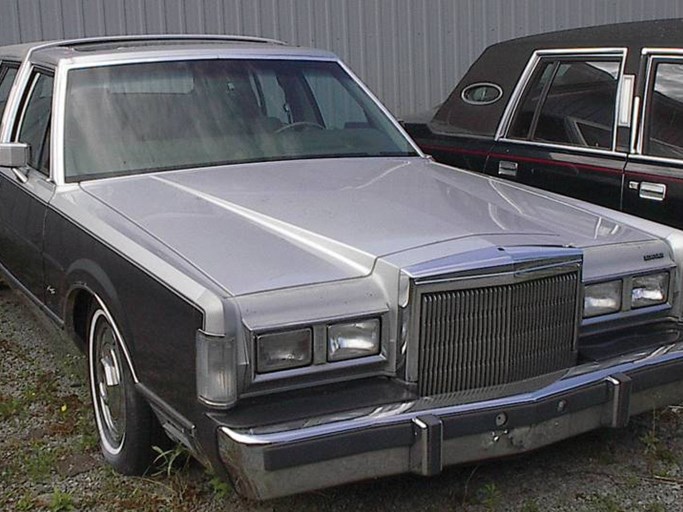 1988 Lincoln Town Car Four Door