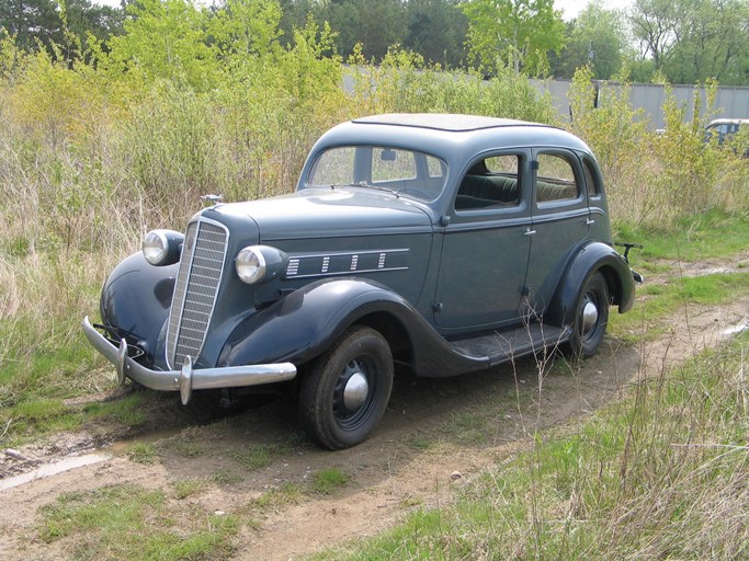 1935 REO Flying Cloud Sedan