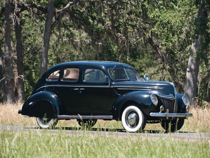 1939 Ford DeLuxe Fordor Sedan