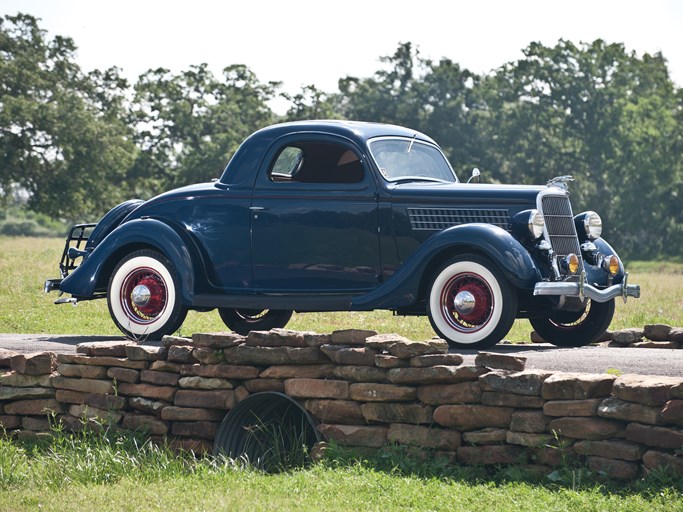 1935 Ford DeLuxe Three-Window Coupe