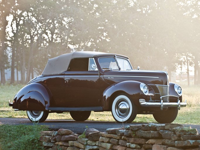 1940 Ford DeLuxe Convertible Coupe