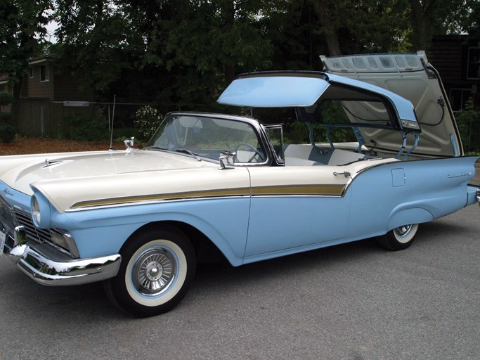 1957 Ford Fairlane 500 Skyliner