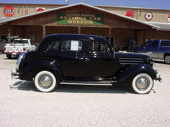 1936 Ford Deluxe Sedan