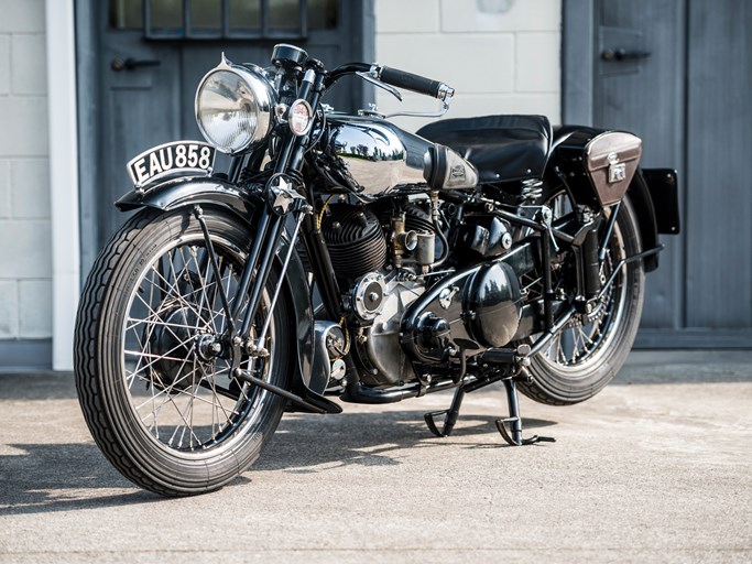 1938 Brough Superior SS80 De Luxe