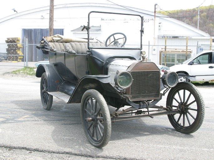 1915 Ford Model T Touring