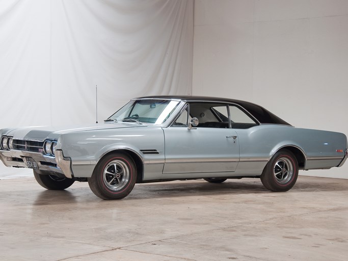 1966 Oldsmobile 442 Holiday Coupe