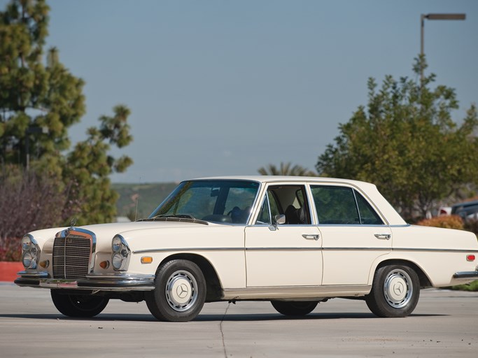 1969 Mercedes-Benz 280 SE Sedan