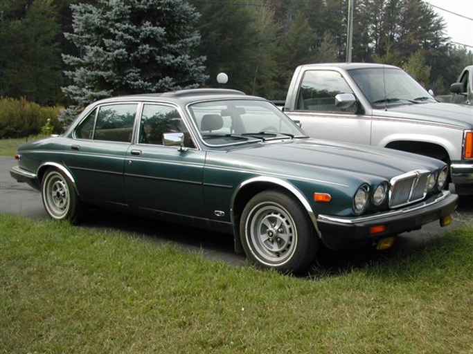 1984 Jaguar XJ6 4D