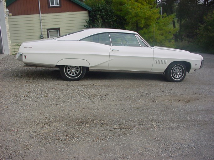 1968 Pontiac Parisienne 2+2 2D