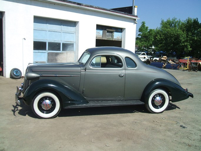 1937 Nash Layfette 400 coupe