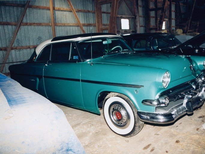 1954 Ford Crestliner 2D