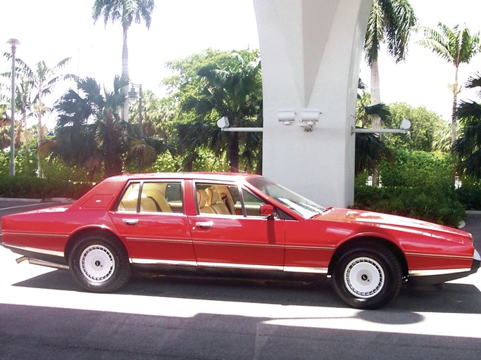 1987 Aston Martin Lagonda 4D