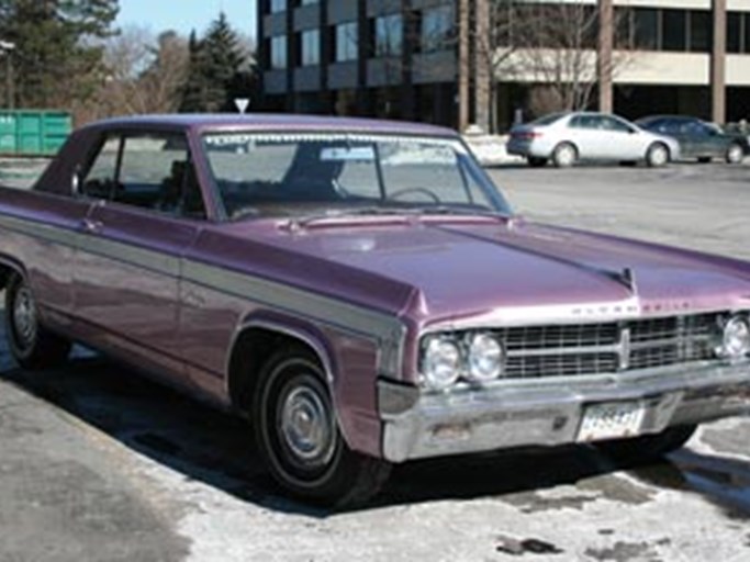 1963 Oldsmobile Starfire 2 door