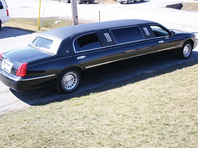 2001 Lincoln Limousine