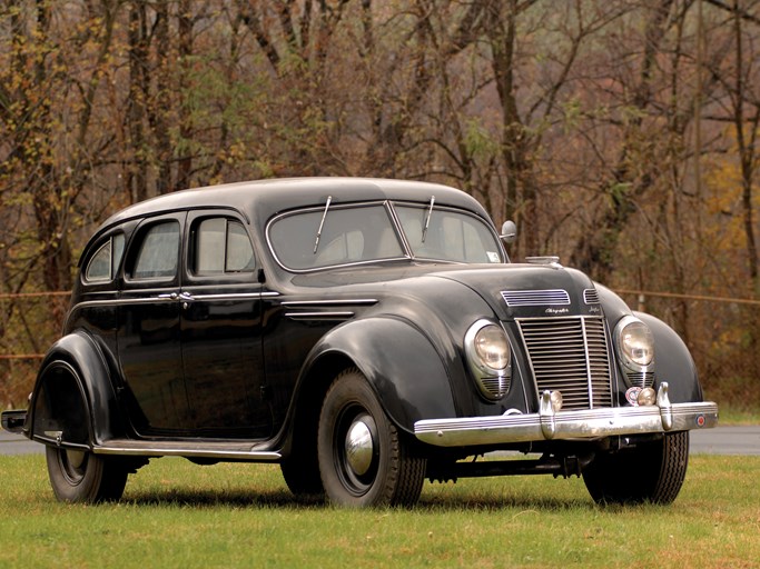 1937 Chrysler Airflow 8 Sedan