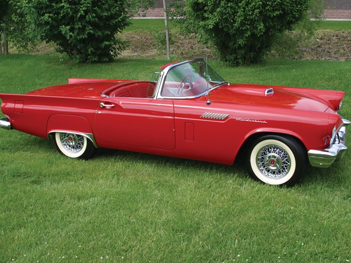 1957 Ford Thunderbird