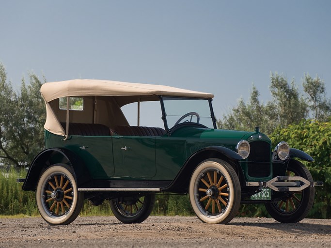 1922 Hupmobile Series R Five-Passenger Touring