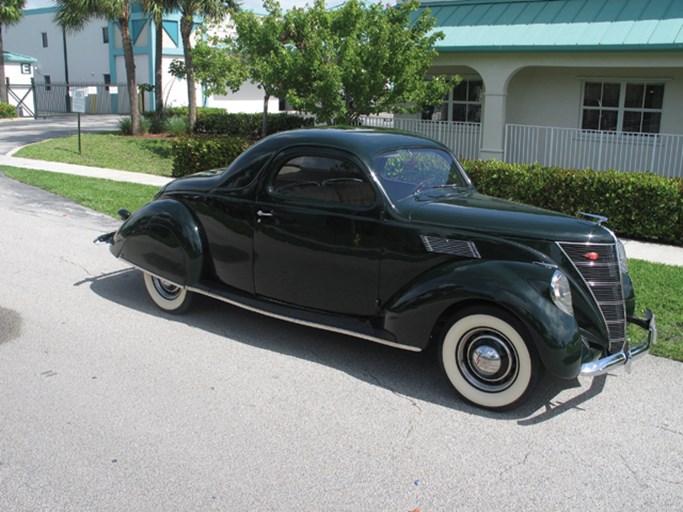 1937 Lincoln Zephyr Coupe