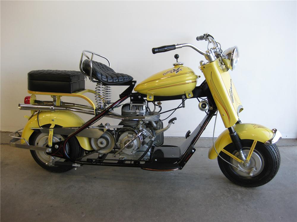 1958 CUSHMAN EAGLE MOTOR SCOOTER