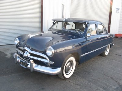 1949 FORD DELUXE 4 DOOR HARDTOP