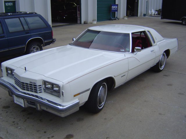 1977 OLDSMOBILE TORONADO 2 DOOR HARDTOP