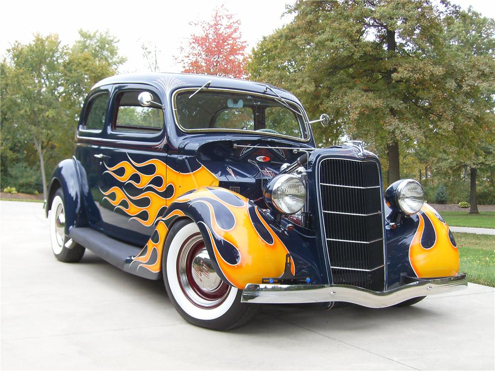 1935 FORD CUSTOM 2 DOOR COUPE