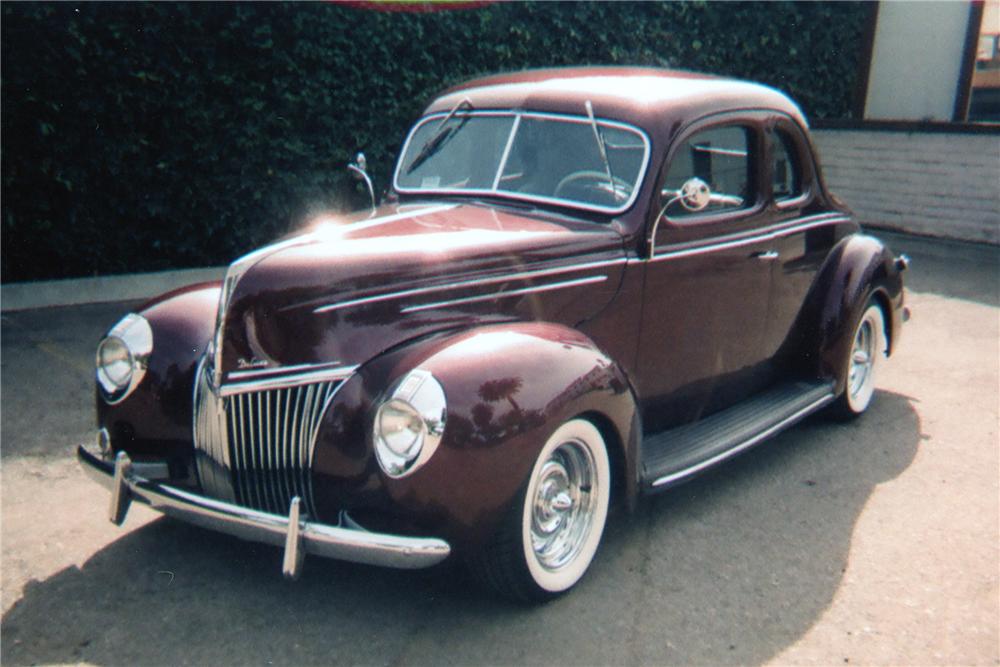 1939 FORD CUSTOM COUPE