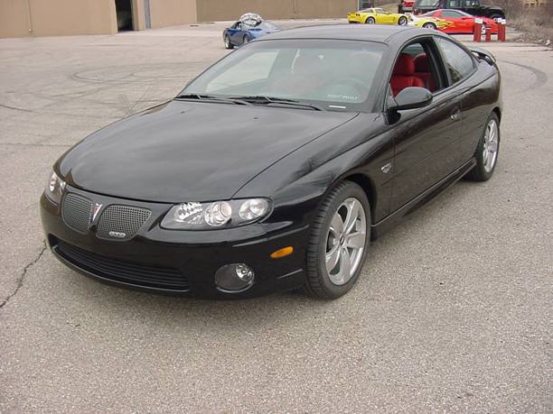 2004 PONTIAC GTO 