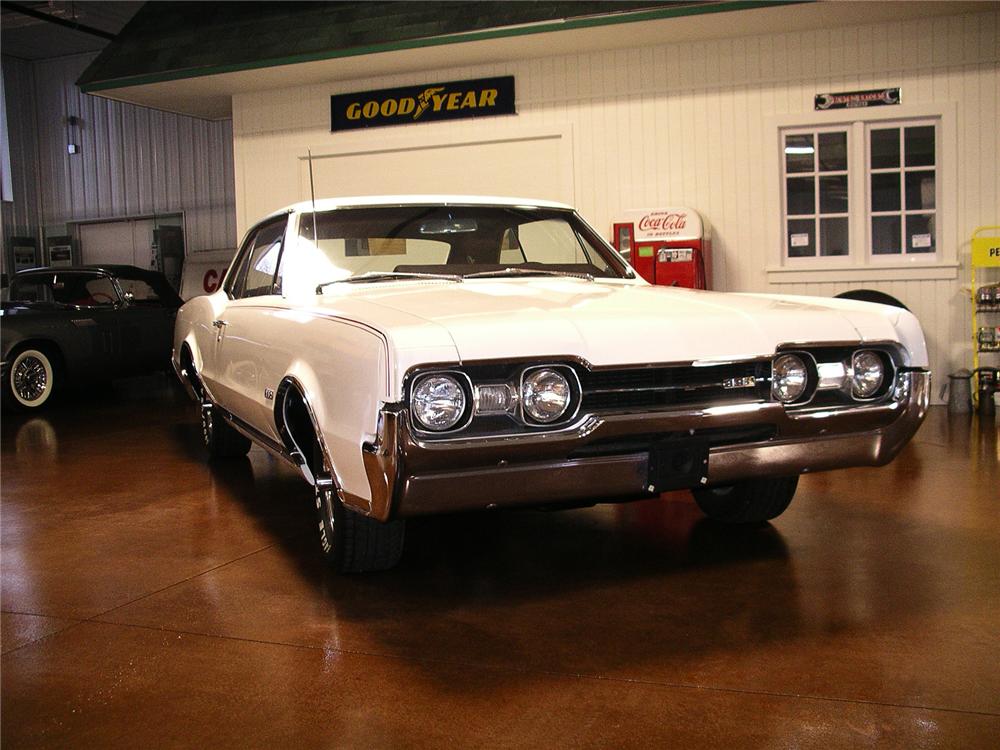 1967 OLDSMOBILE 442 2 DOOR HARDTOP