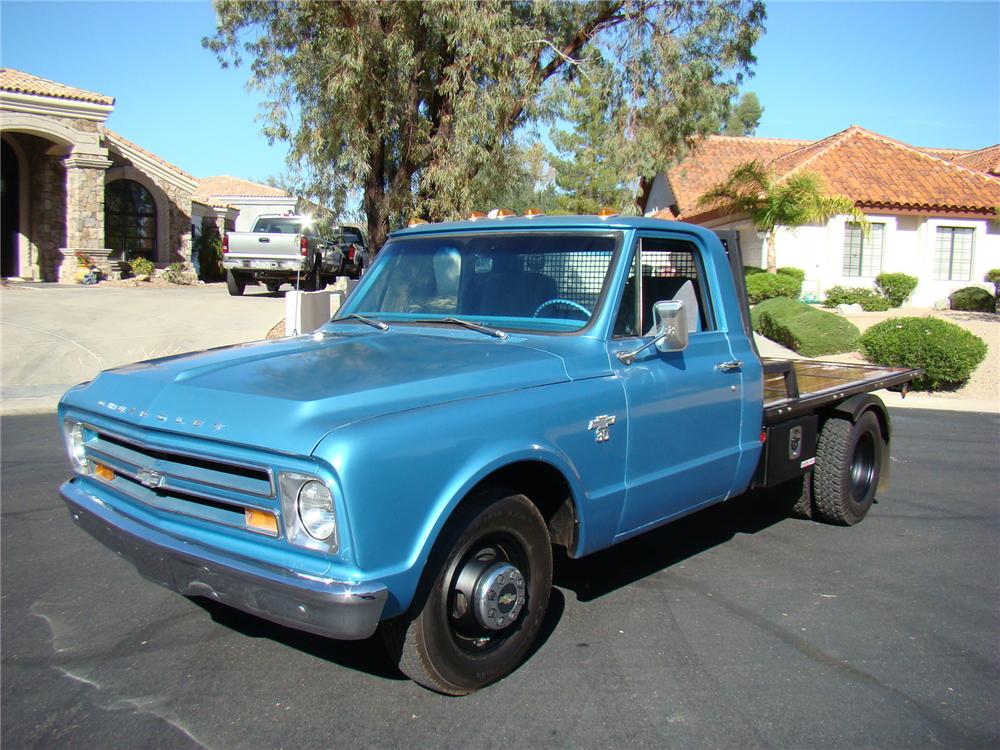 1967 CHEVROLET C-30 CUSTOM PICKUP TRUCK