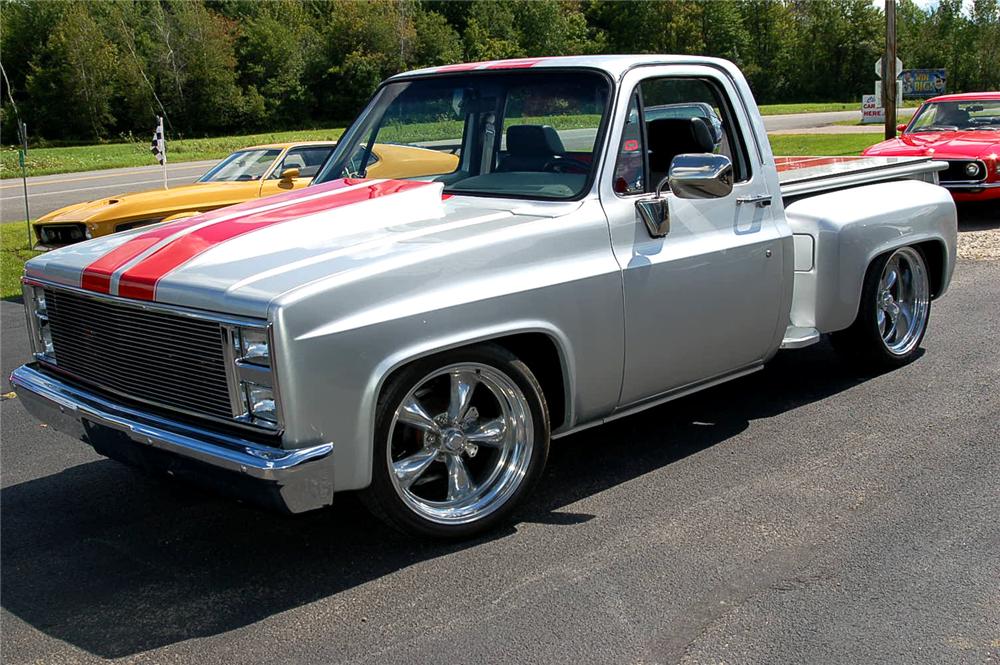 1982 CHEVROLET C-10 CUSTOM SHORTBED PICKUP